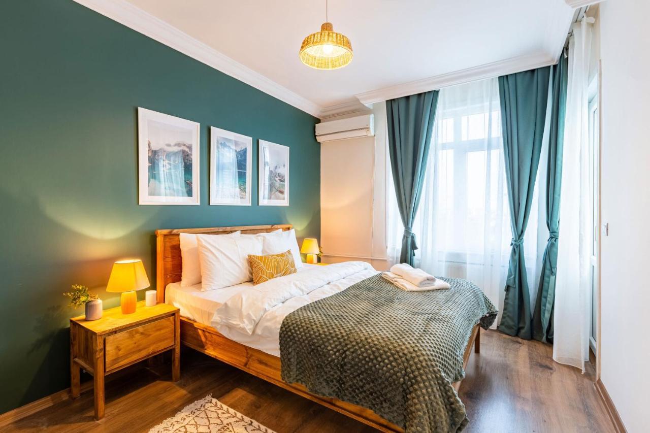 イスタンブールFlat With Excellent Location In Tesvikiye, Sisliアパートメント エクステリア 写真