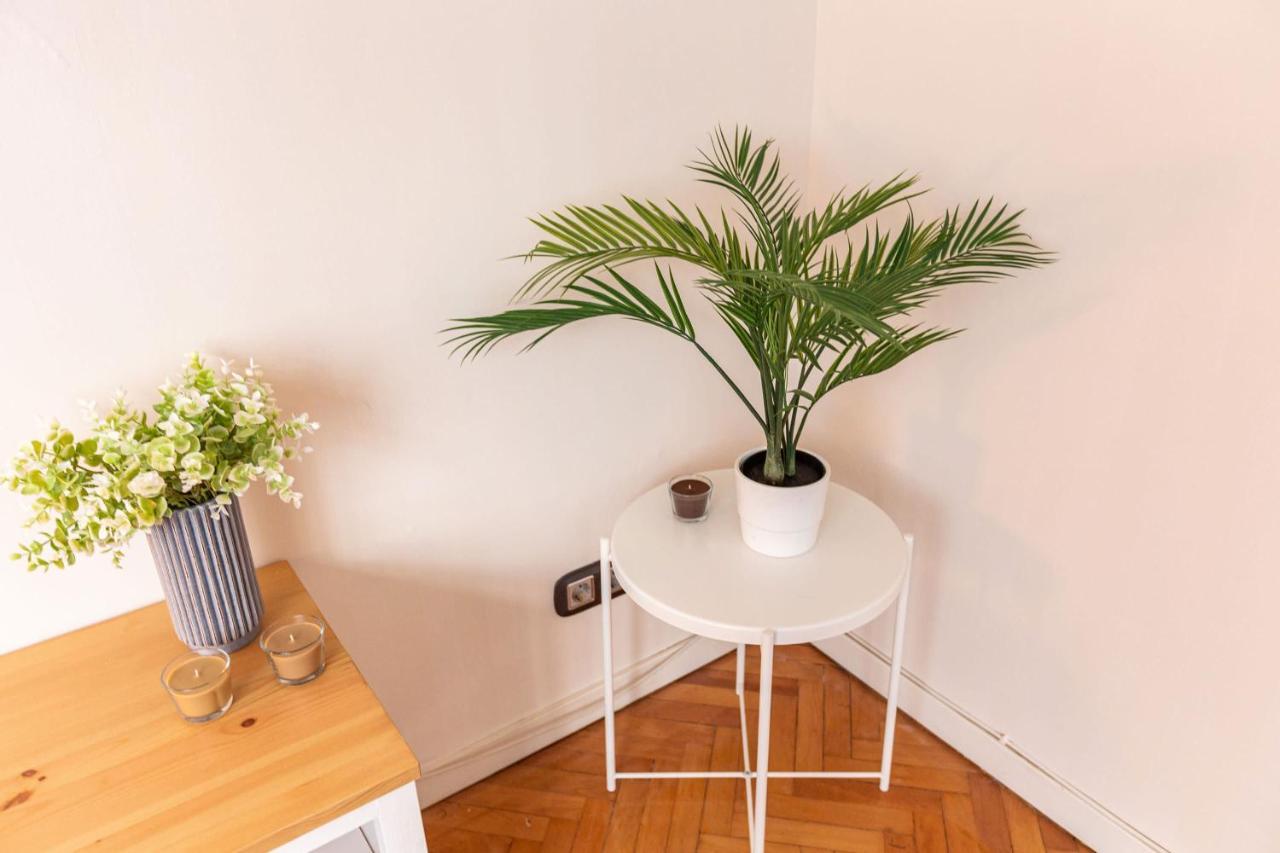イスタンブールFlat With Excellent Location In Tesvikiye, Sisliアパートメント エクステリア 写真