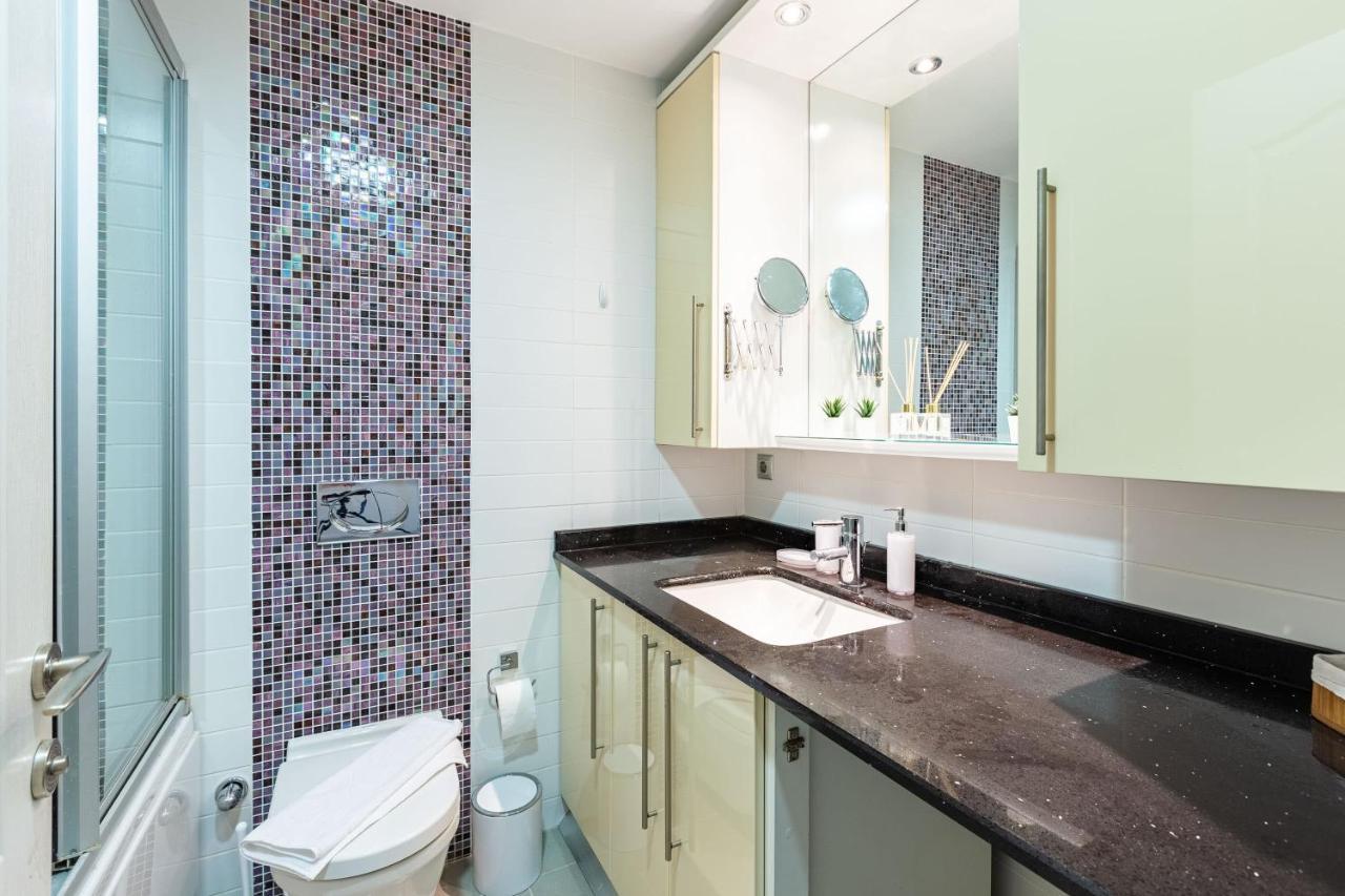 イスタンブールFlat With Excellent Location In Tesvikiye, Sisliアパートメント エクステリア 写真